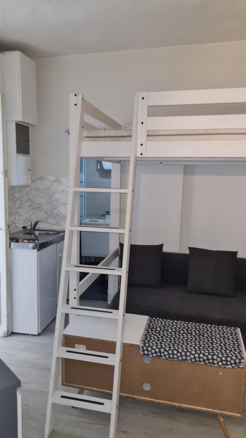 Апартаменты Studio A Montmartre Париж Экстерьер фото